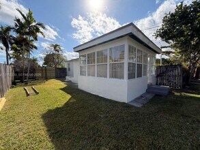 1621 S 16th Ave in Hollywood, FL - Building Photo - Building Photo