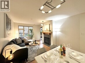 18 Smokey Smith Pl in New Westminster, BC - Building Photo - Building Photo