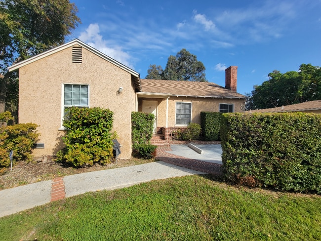 7246 Allott Ave in Los Angeles, CA - Building Photo - Building Photo