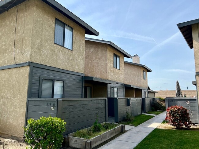 property at 817 Quail Ln