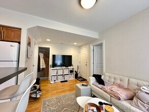 836 Huntington Ave, Unit 1 in Boston, MA - Building Photo - Building Photo