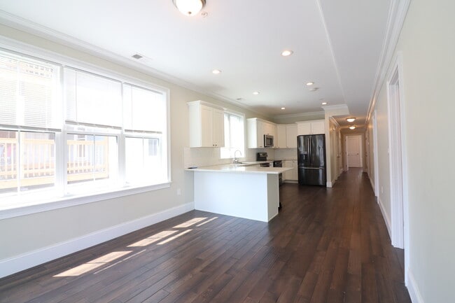 140 Minden St in Boston, MA - Building Photo - Building Photo