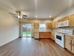 11102 179th Ave Ct E in Sumner, WA - Foto de edificio - Building Photo