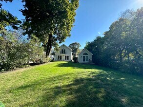 78 State St in Guilford, CT - Building Photo - Building Photo