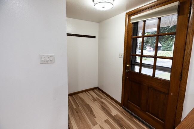 8684 N 62nd St in Brown Deer, WI - Building Photo - Building Photo