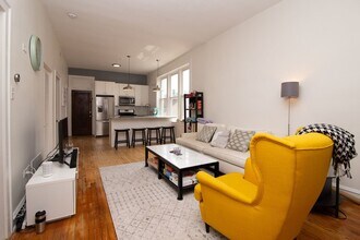 916 N Ashland Ave-Unit -3R in Chicago, IL - Building Photo - Building Photo