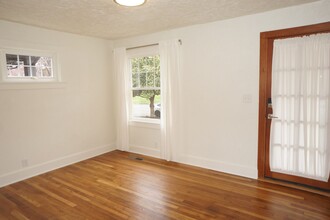 1815 SE 51st Ave in Portland, OR - Building Photo - Building Photo