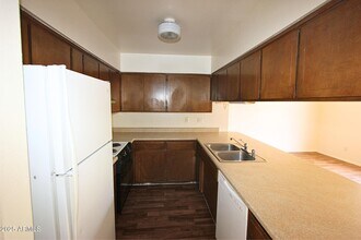 2407 W Dunbar Dr in Tempe, AZ - Building Photo - Building Photo