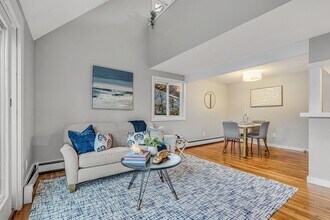 2 Clover Hill Rd in Acton, MA - Building Photo - Building Photo