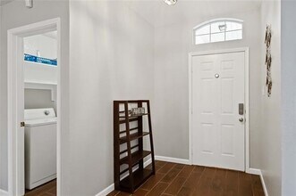 425 Kelley Ct in Fort Worth, TX - Foto de edificio - Building Photo