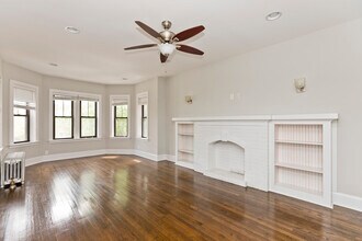 2209 W Foster Ave, Unit 3 in Chicago, IL - Building Photo - Building Photo