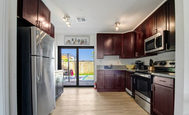 141 NW 19th St in Pompano Beach, FL - Building Photo - Building Photo