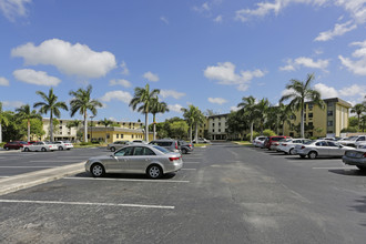 Goodlette Arms in Naples, FL - Building Photo - Building Photo