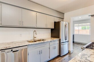 1637 W Cinnabar Ave in Phoenix, AZ - Building Photo - Building Photo