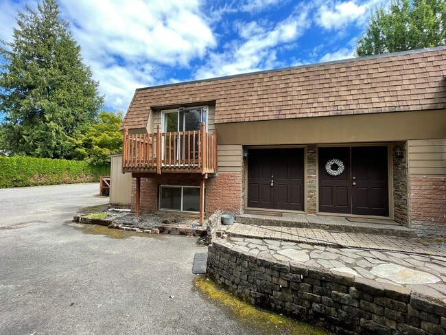 property at 32-32 Bridge St