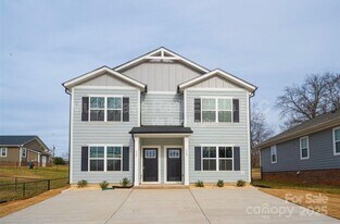 117 3rd Ave SE in Hickory, NC - Building Photo