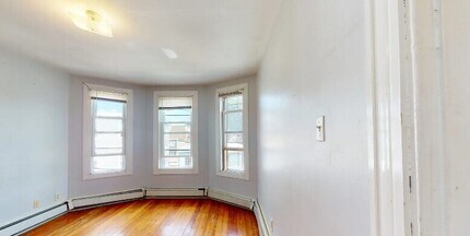 61 Crescent Ave, Unit 3 in Boston, MA - Building Photo - Building Photo