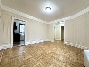 536 Fort Washington Ave in New York, NY - Foto de edificio - Building Photo