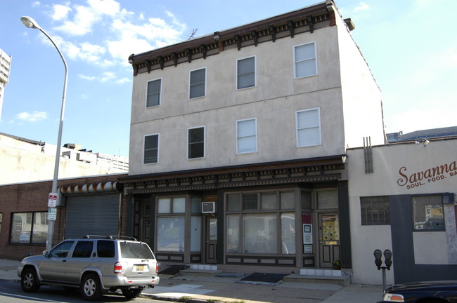 1832-1834 Callowhill St in Philadelphia, PA - Foto de edificio - Building Photo