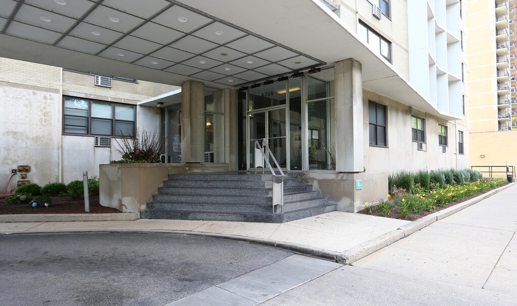 Oglesby Towers Apartments in Chicago, IL