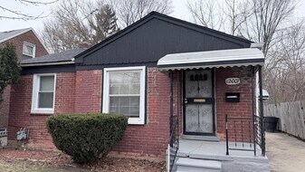 12007 Lakepointe St in Detroit, MI - Building Photo