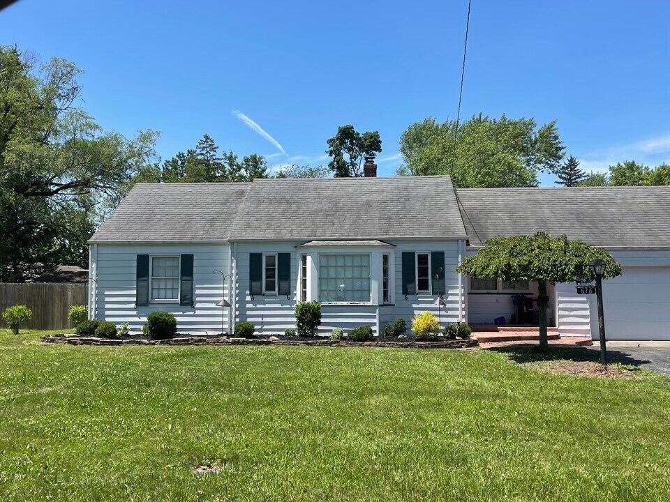 616 Woodworth Dr in Findlay, OH - Foto de edificio