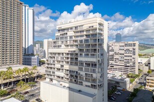 Sunset Towers in Honolulu, HI - Building Photo