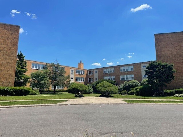 7533 N Maplewood Ave in Chicago, IL - Foto de edificio