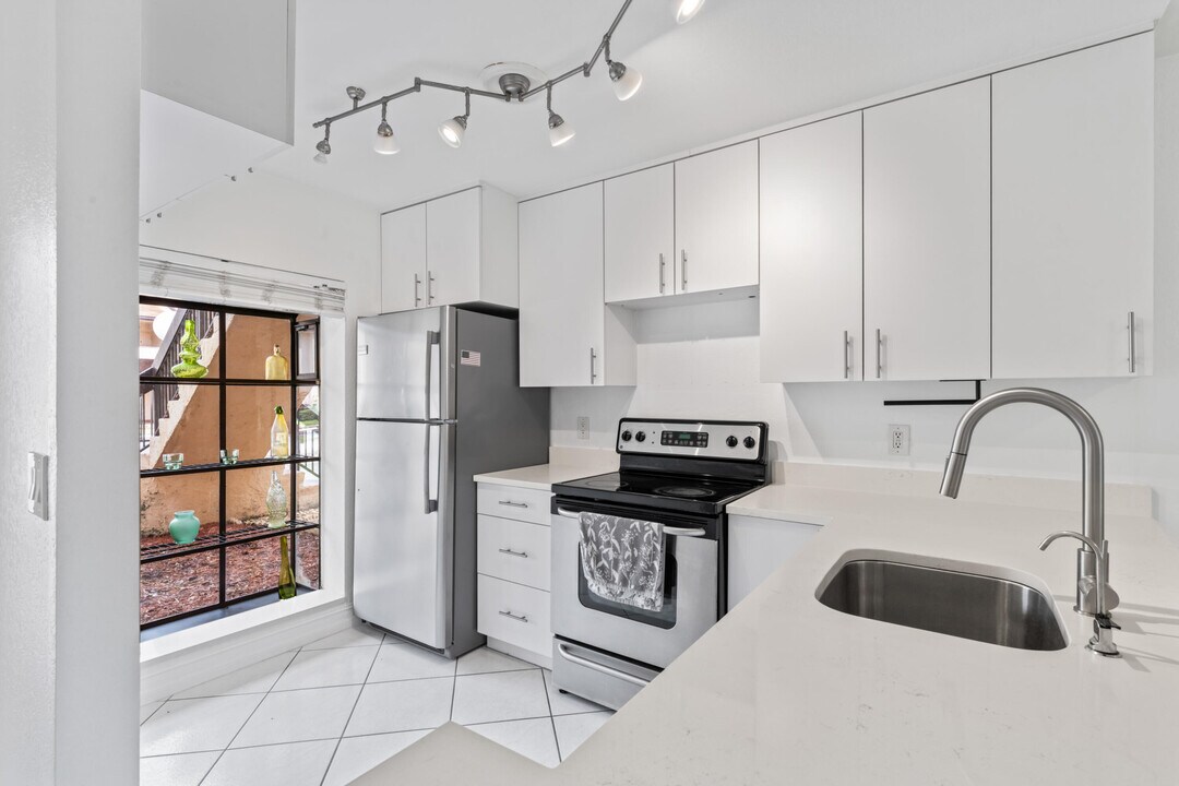 2339 SW 15th St in Deerfield Beach, FL - Building Photo