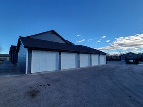 4664 Coal Bank Dr, Unit 4 in Rapid City, SD - Building Photo - Building Photo