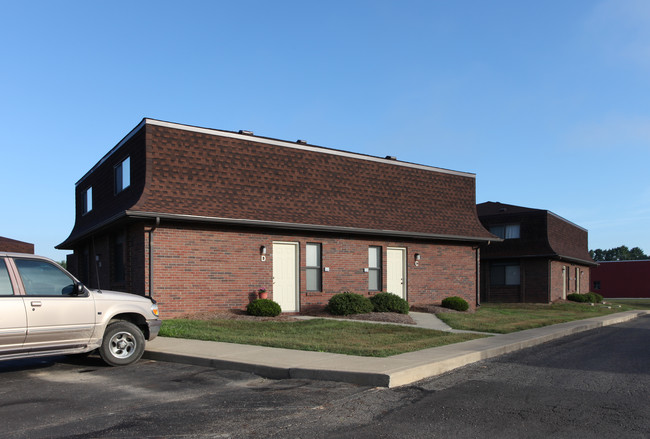 Field Pointe Townhomes in Newark, OH - Building Photo - Building Photo