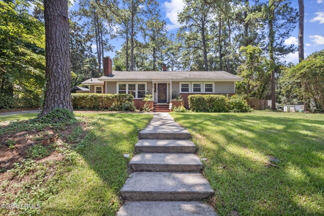 property at 2410 Pine Ct N