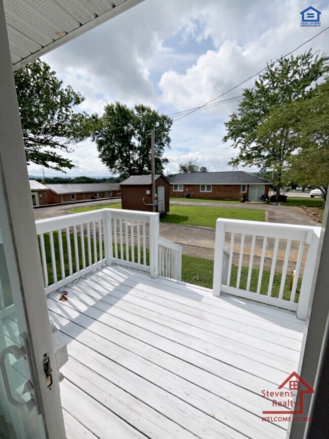 500 Skyline Dr in McMinnville, TN - Building Photo - Building Photo