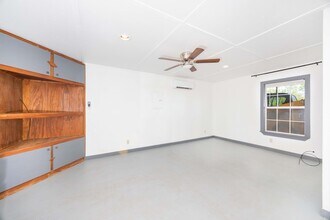 499 Co Rd 342 in Hondo, TX - Building Photo - Building Photo