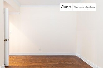 Room in Shared 4 bed/2 bath home in Chicago, IL - Building Photo - Building Photo