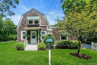 107 Sebonac Rd, Unit 0519 in Southampton, NY - Building Photo - Building Photo