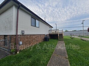 1700 Cimmaron Trail in Louisville, KY - Building Photo - Building Photo