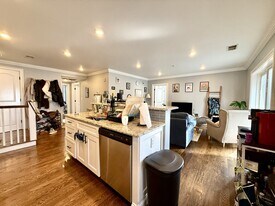 8 Nira Ave, Unit 4 in Boston, MA - Building Photo