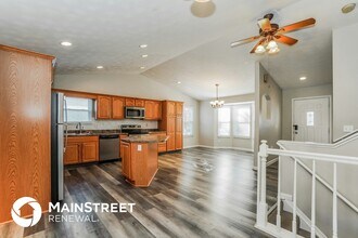 5560 Mid Day Dr in Galloway, OH - Building Photo - Building Photo