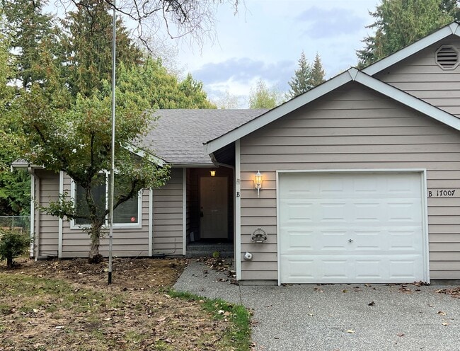 property at 17007 W Lake Goodwin Rd