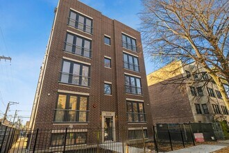 3216 N Karlov Ave in Chicago, IL - Building Photo - Building Photo