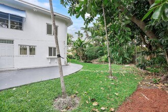 600 Surfside Blvd in Surfside, FL - Building Photo - Building Photo