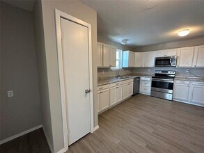 717 E Lamberth Rd in Sherman, TX - Building Photo - Building Photo