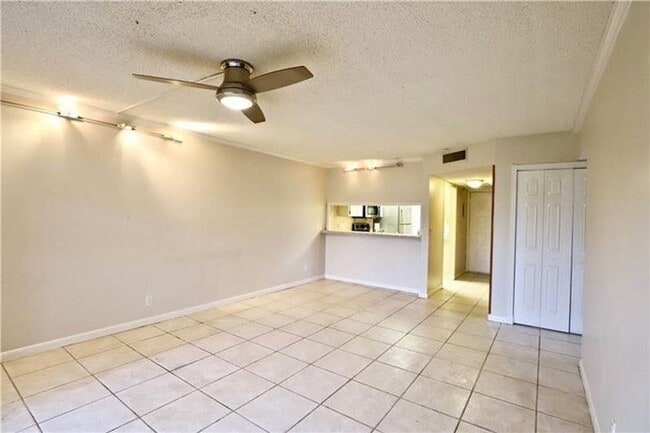 9835 Three Lakes Cir in Boca Raton, FL - Building Photo - Building Photo