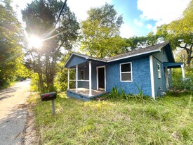 1021 Jessamine Dr in Macon, GA - Building Photo