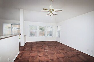 9827 Copperway in Converse, TX - Foto de edificio - Building Photo