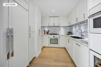 212 Warren St in New York, NY - Building Photo - Building Photo