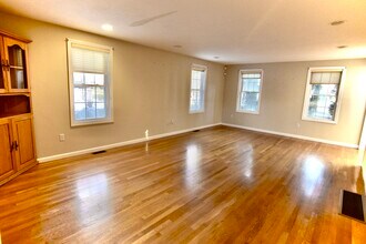 172 Edgehill Rd in Norwood, MA - Building Photo - Building Photo