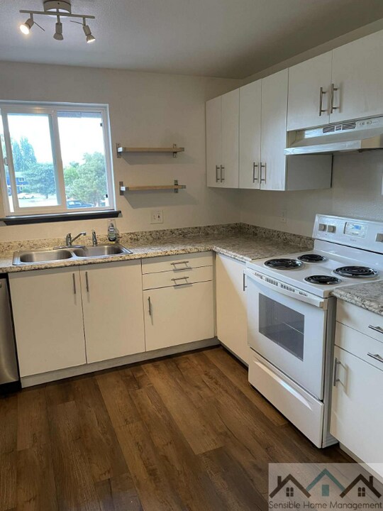 1018 76 St Ct E in Tacoma, WA - Building Photo