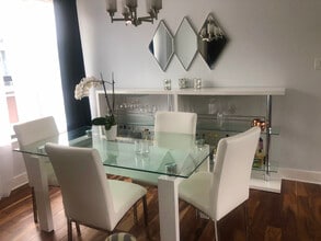 1501 Lorraine Loop in Austin, TX - Foto de edificio - Building Photo